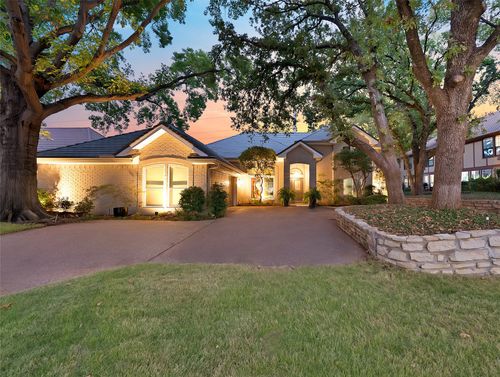 2907 Arbor Oaks Dr, Arlington, TX, 76006-2749 | Card Image