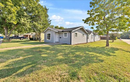 530 Se 2nd St, Grand Prairie, TX, 75051-1762 | Card Image