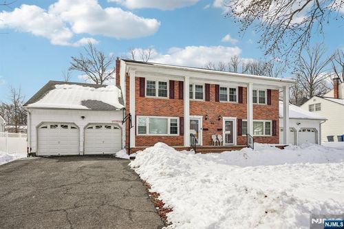 44 Forsythia Ln, Paramus, NJ, 07652-4307 | Card Image