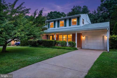 8319 W Boulevard Dr, ALEXANDRIA, VA, 22308-1911 | Card Image