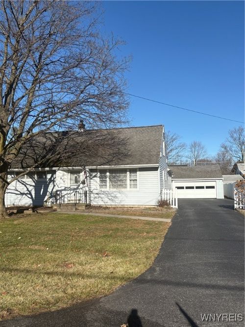 850 Page Ave, Lewiston, NY, 14092-1427 | Card Image