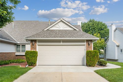 1450 Dover Bay Dr, Clive, IA, 50325-8323 | Card Image