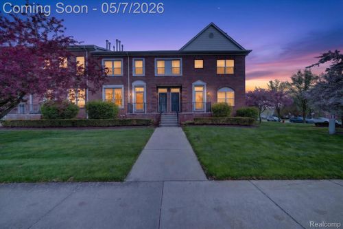 43027 Strand Dr, Sterling Heights, MI, 48313-2741 | Card Image