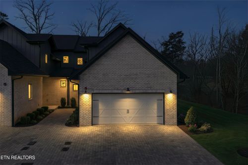 631 October Glory Ln, Knoxville, TN, 37934-2313 | Card Image