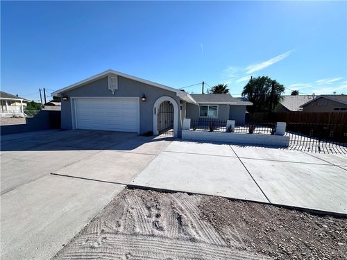 2020 Whitewater Dr, Bullhead City, AZ, 86442-5233 | Card Image