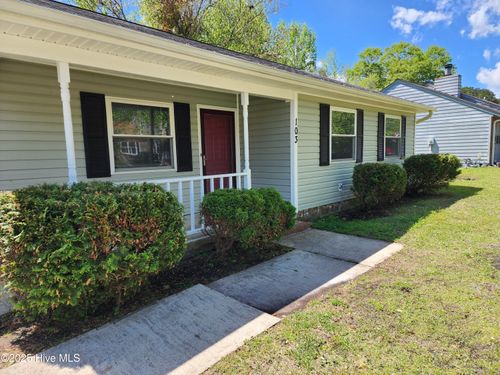 103 Hampton Ct, Jacksonville, NC, 28546-8651 | Card Image