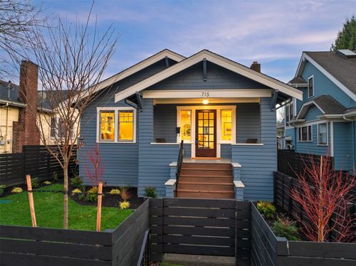 715 N 70th St, Seattle, WA, 98103-5124 | Card Image