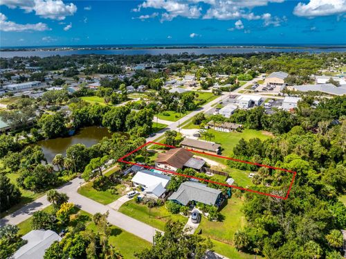 120 W Perry Ln, Englewood, FL, 34223-2943 | Card Image