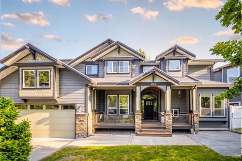 1031 Jay Cres, Squamish, BC, V8B0P2 | Card Image