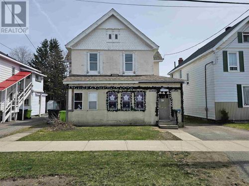 84 Pilgrim St, Sault Ste. Marie, ON, P6A3E7 | Card Image