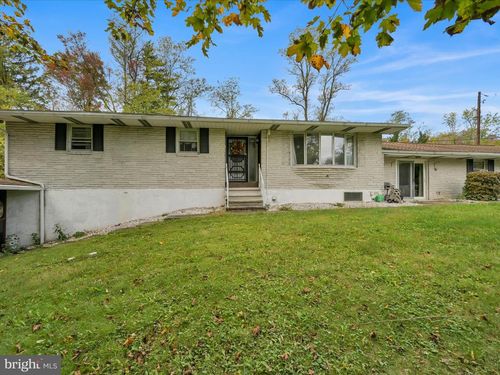 149 Claremont Ave, TAMAQUA, PA, 18252-4518 | Card Image