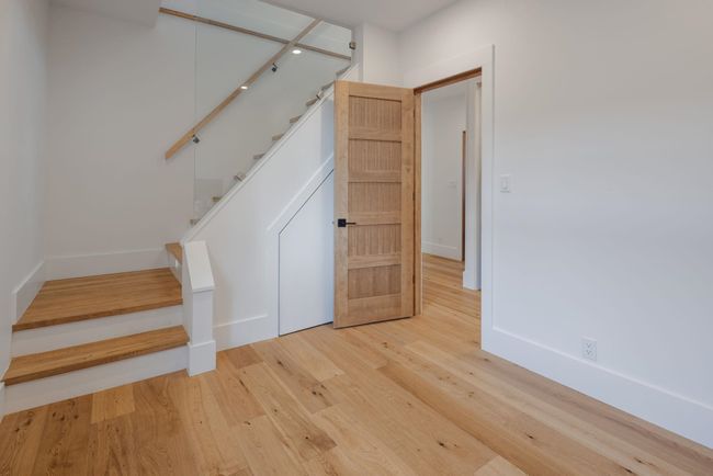 614 4th Ave, House other with 7 bedrooms, 4 bathrooms and 3 parking in New Westminster BC | Image 23