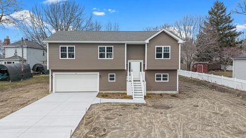 15 Jean St, Acushnet, MA, 02743-2703 | Card Image
