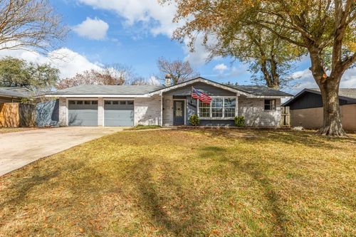 4130 Willowoak Dr, Groves, TX, 77619-6425 | Card Image