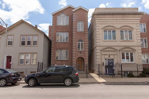 apt-2-1427 W Walton St, Chicago, IL, 60642-5343 | Card Image