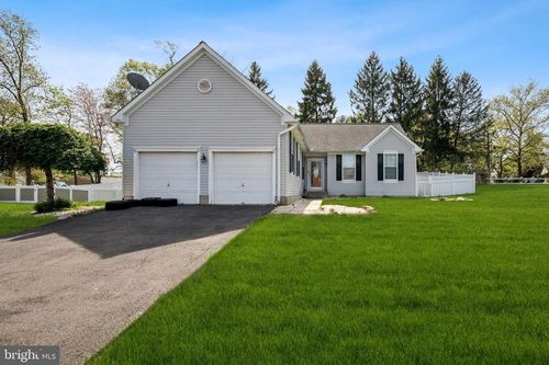 2 Underwood Ct, Burlington Township, NJ, 08016-5126 | Card Image