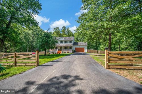 4203 Hidden Oak Ln, BEALETON, VA, 22712-7332 | Card Image