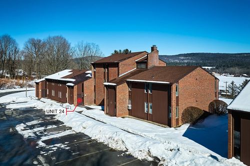 24-242 N East St, Amherst, MA, 01002-1716 | Card Image