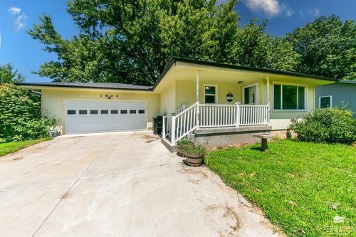 1804 2nd St, Wamego, KS, 66547-1926 | Card Image