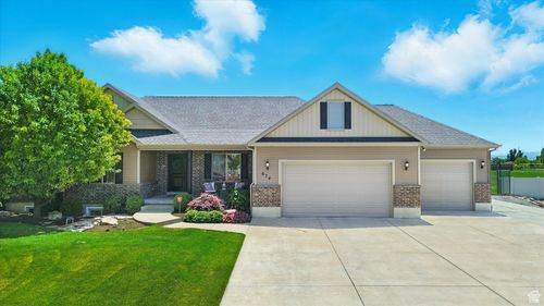 674 S 150 W, Hyde Park, UT, 84318-6716 | Card Image