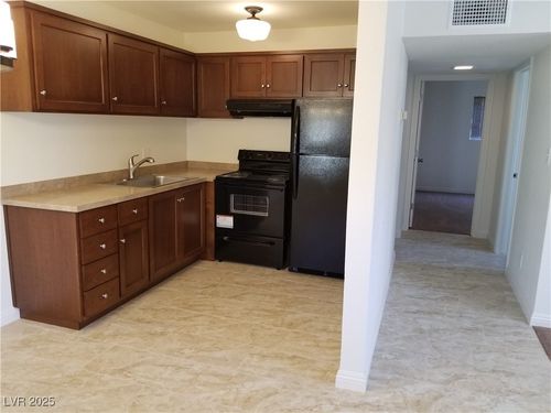 apt-17-212 Orland St, Las Vegas, NV, 89107-1654 | Card Image