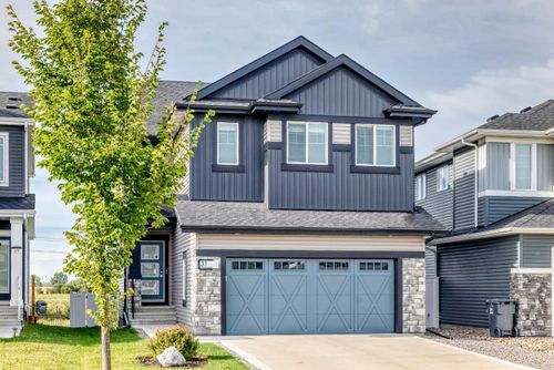 31 Memorial Pky, Red Deer County, AB, T4E3B7 | Card Image