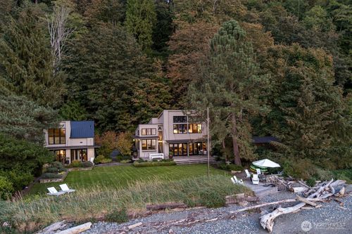 7683 Maxwelton Rd, Clinton, WA, 98236-9242 | Card Image