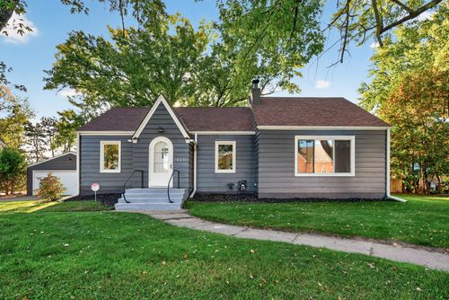 626 Old Main St N, Cambridge, MN, 55008-1234 | Card Image