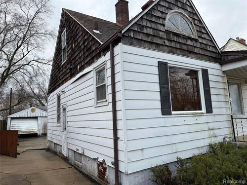 20048 Washtenaw Street, Harper Woods, MI, 48225 | Card Image