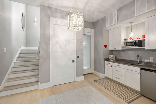 Guest Level Kitchenette | Image 20