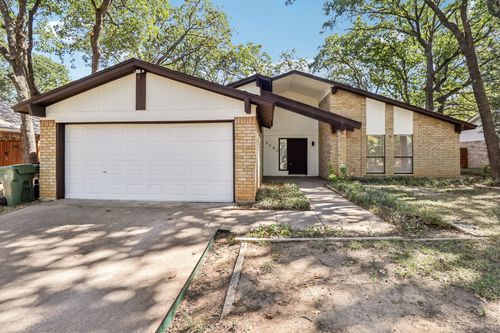 5507 Silver Bow Trl, Arlington, TX, 76017-3140 | Card Image