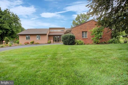 1577 Marilyn Ct, CHAMBERSBURG, PA, 17202-8126 | Card Image
