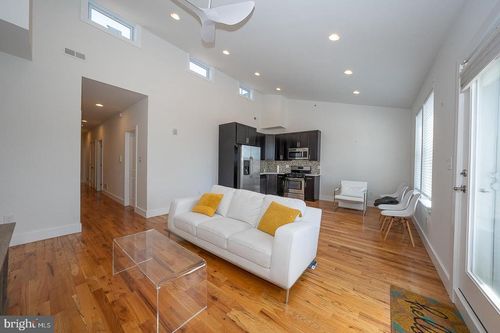 a-825 N 20th St, PHILADELPHIA, PA, 19130-2190 | Card Image