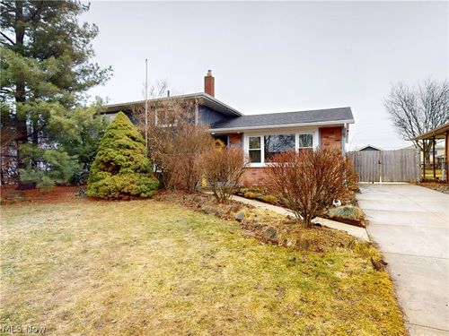 14801 Larkfield Dr, Brook Park, OH, 44142-3006 | Card Image