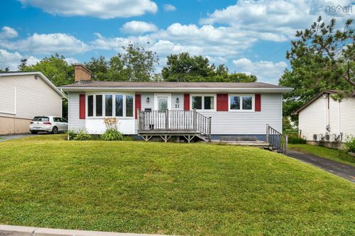 21 Spinner Cres, Lower Sackville, NS, B4C2G1 | Card Image