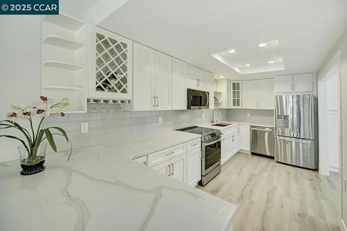 apt-5-1115 Running Springs Rd, Walnut Creek, CA, 94595-2956 | Card Image