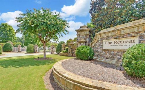 5356 Retreat Dr, Flowery Branch, GA, 30542-3733 | Card Image