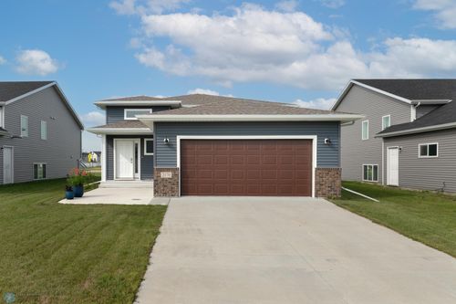 2170 Dock Dr, West Fargo, ND, 58078-8496 | Card Image