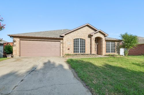 4639 Yellowleaf Dr, Grand Prairie, TX, 75052-1681 | Card Image