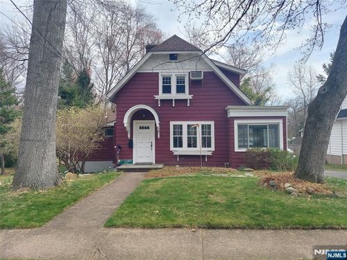 97 Columbus Ave, Closter, NJ, 07624-2406 | Card Image