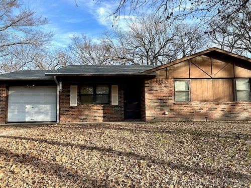 221 Clover, Ardmore, OK, 73401 | Card Image