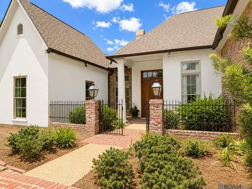 17744 Pecan Shadows Dr, Saint George, LA, 70810-6582 | Card Image