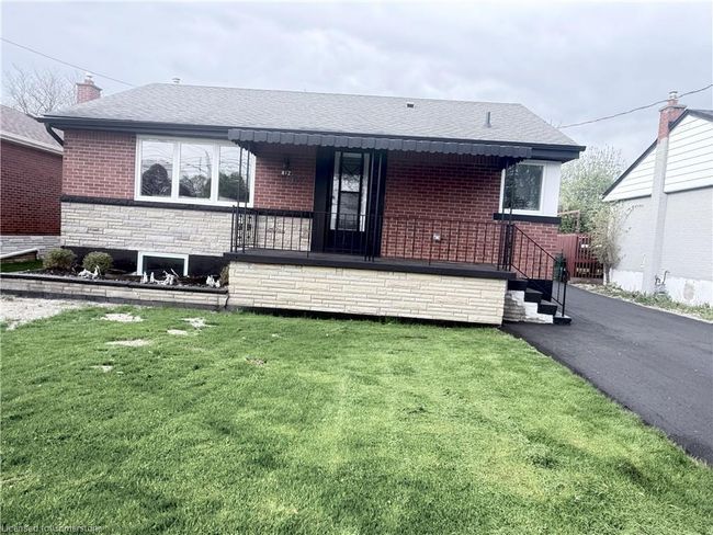 812 10 Th Ave, House other with 5 bedrooms, 2 bathrooms and 5 parking in Hamilton ON | Image 42