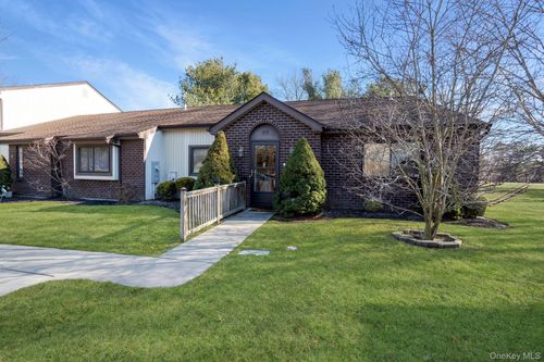 36 Blue Point Rd, Holtsville, NY, 11742-2247 | Card Image