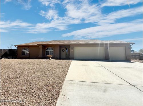 8561 E Posse Cir, Prescott Valley, AZ, 86314-4368 | Card Image