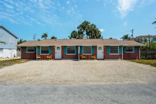208 Peacock Ln, HOLMES BEACH, FL, 34217-1801 | Card Image
