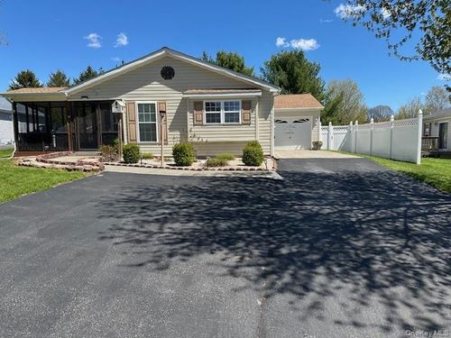 35 Gables Blvd, Poughkeepsie, NY, 12603-6600 | Card Image