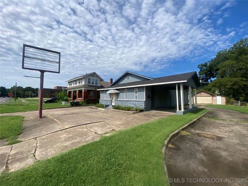 211 N 12th St, Muskogee, OK, 74401 | Card Image