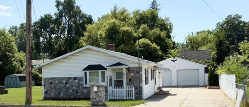 233 N Rosemary St, Lansing, MI, 48917-4914 | Card Image