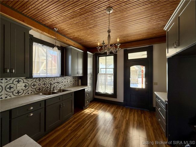 140 S Sycamore St, Home with 3 bedrooms, 3 bathrooms and null parking in Campbellsburg IN | Image 6